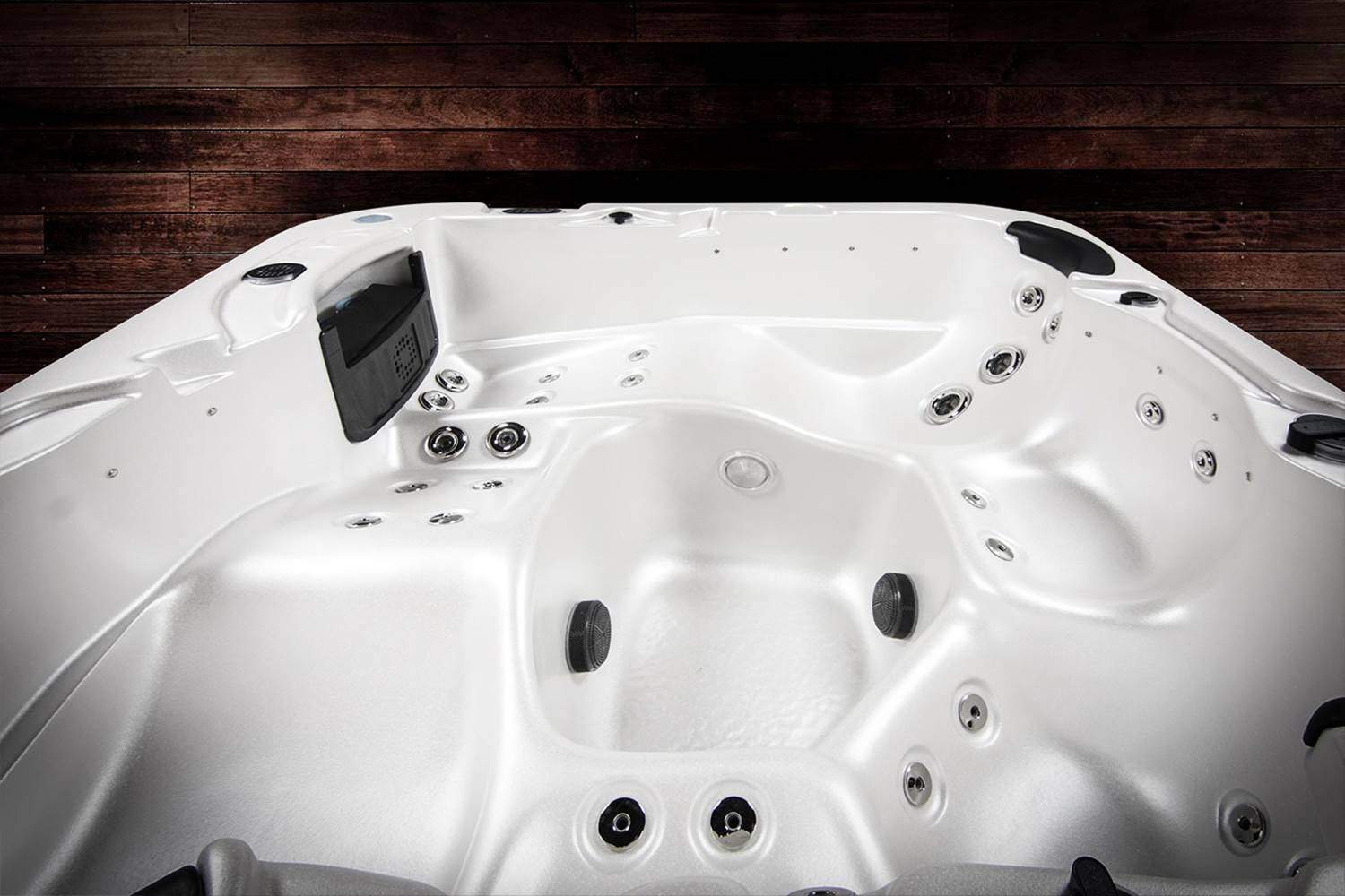 Установка пятиместного спа-бассейна Vortex Spas Mercury