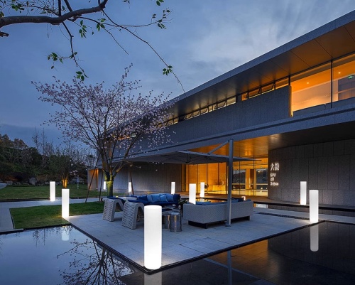 Светильник Цилиндр 30х180 питание от АКБ, RGB